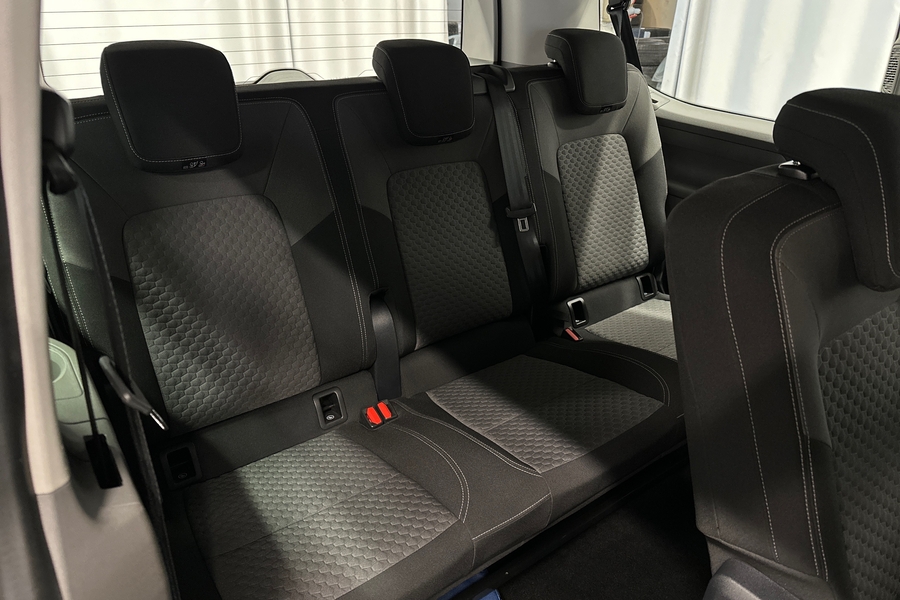 Volkswagen Caravelle vaihtoauto