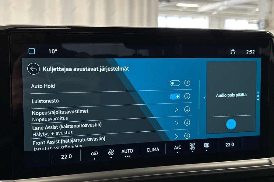 Volkswagen Caravelle vaihtoauto