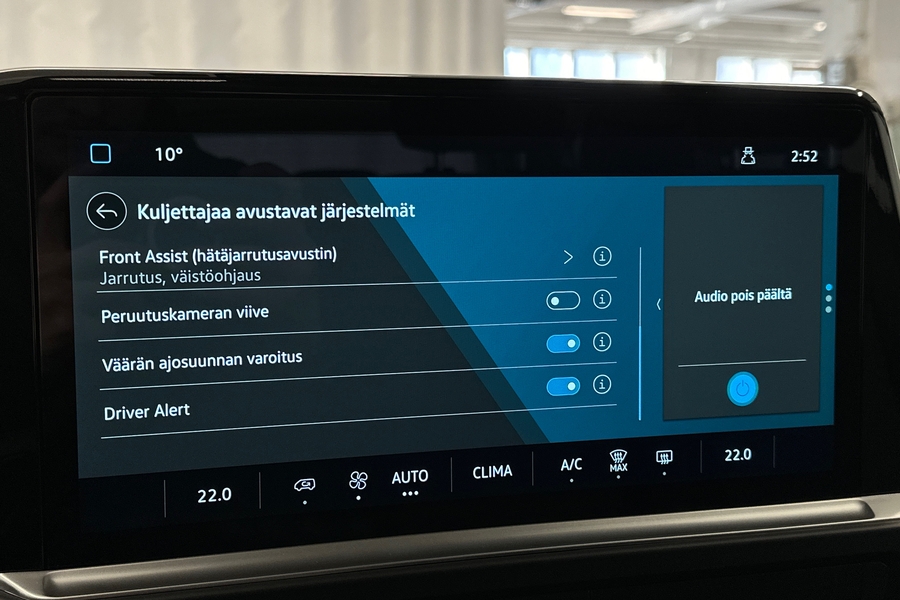 Volkswagen Caravelle vaihtoauto