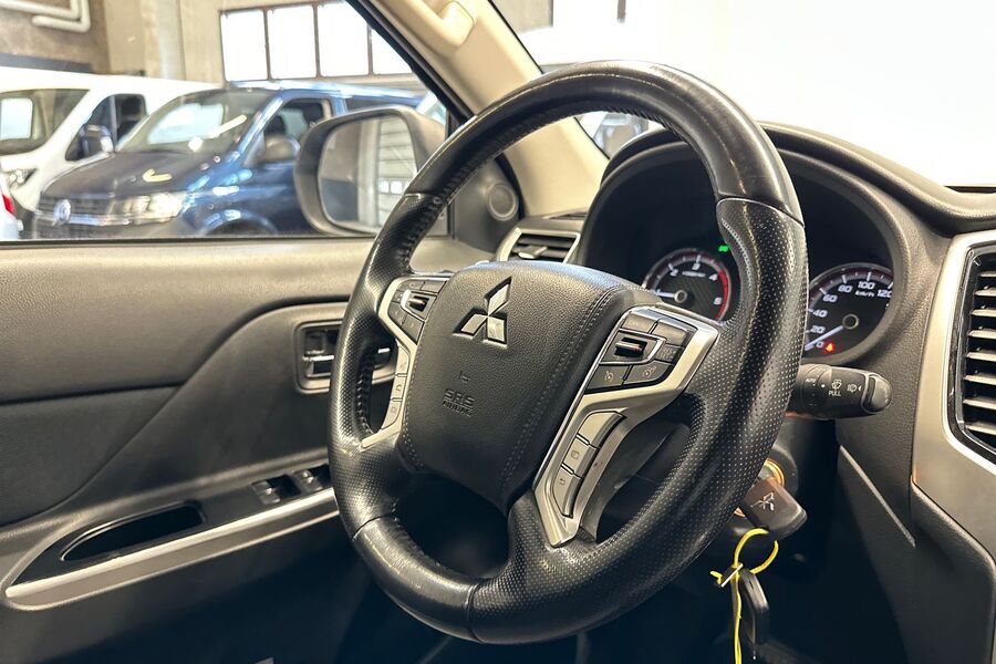Mitsubishi L-200 vaihtoauto
