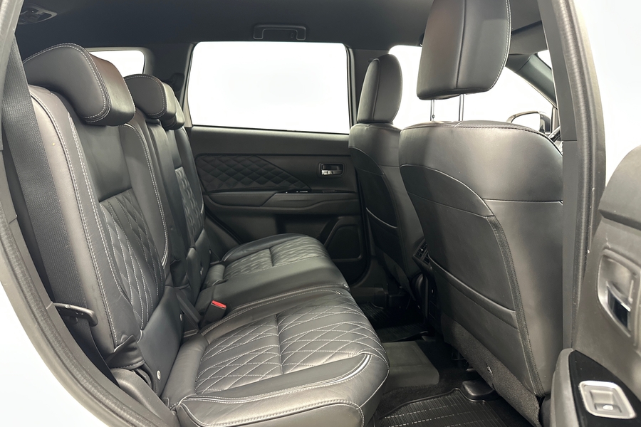 Mitsubishi Outlander PHEV vaihtoauto