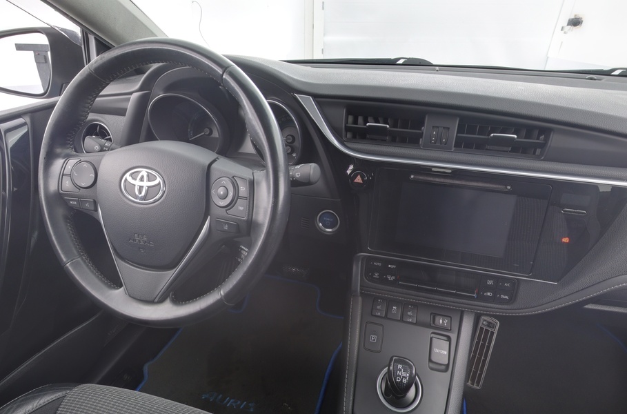 Toyota Auris vaihtoauto