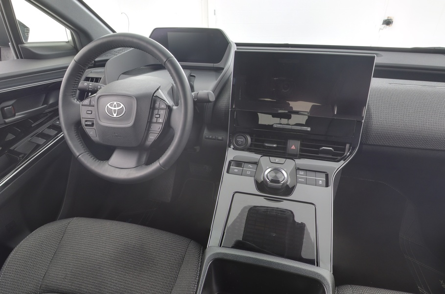 Toyota bZ4X vaihtoauto