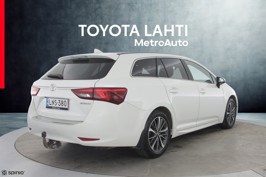 Toyota Avensis vaihtoauto