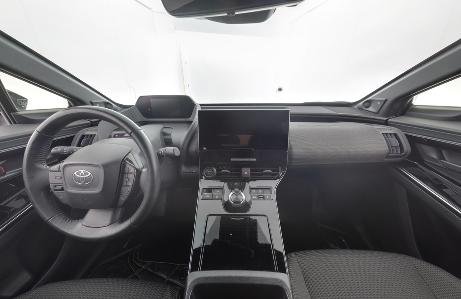 Toyota bZ4X vaihtoauto