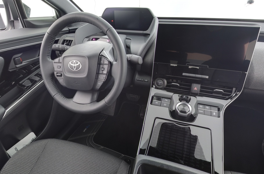 Toyota bZ4X vaihtoauto