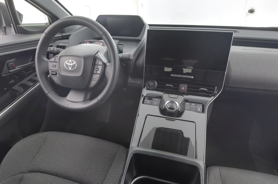 Toyota bZ4X vaihtoauto