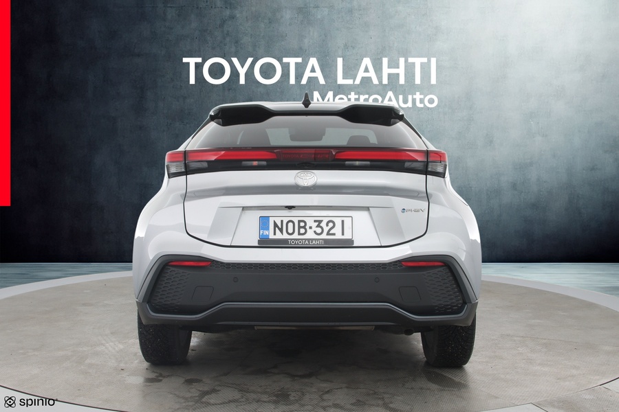 Toyota C-HR vaihtoauto