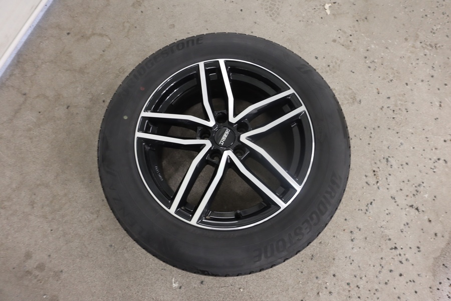 Toyota bZ4X vaihtoauto