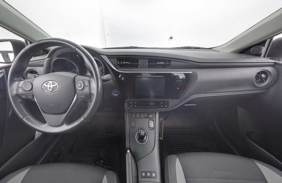 Toyota Auris vaihtoauto