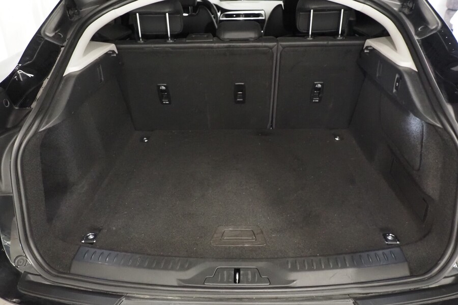 Jaguar I-PACE vaihtoauto