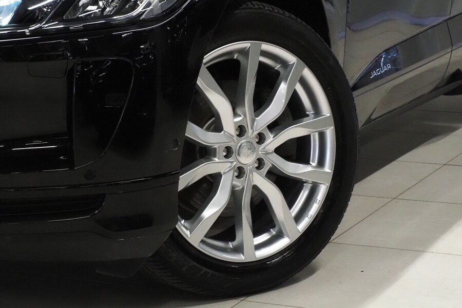 Jaguar I-PACE vaihtoauto