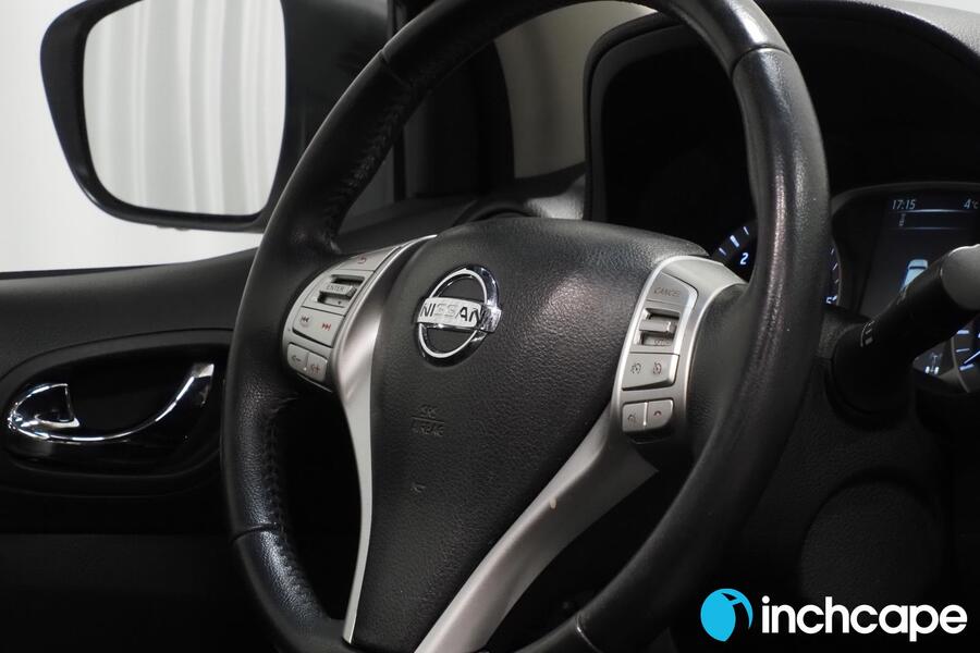 Nissan Navara vaihtoauto