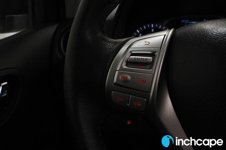 Nissan Navara vaihtoauto