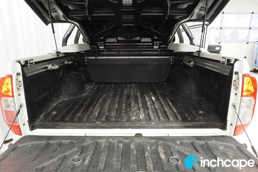 Nissan Navara vaihtoauto