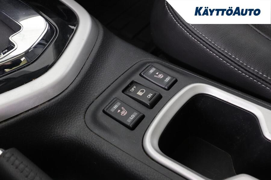 Nissan Navara vaihtoauto