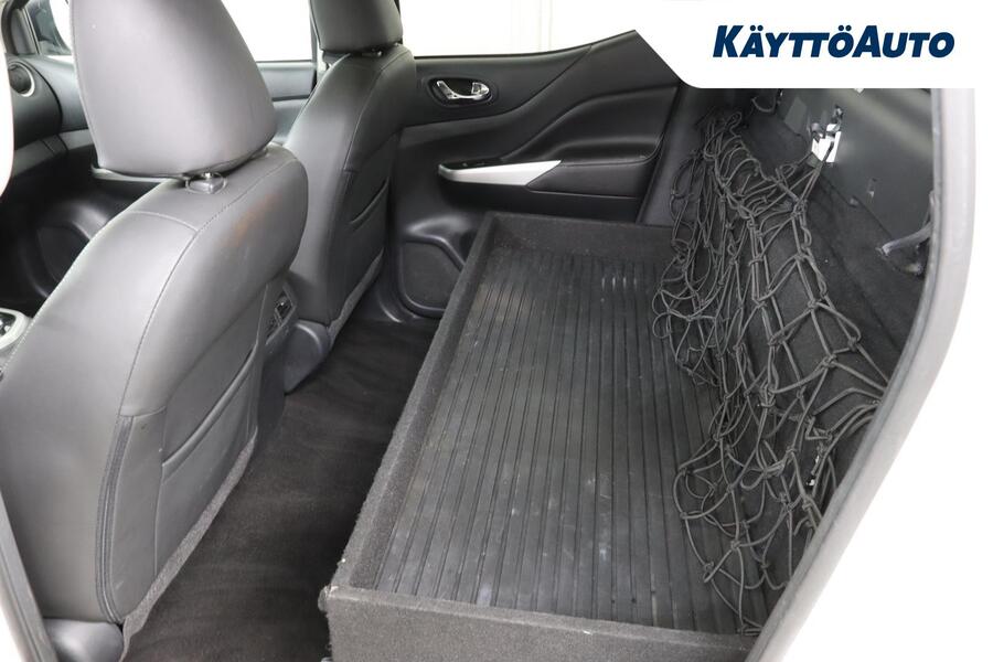 Nissan Navara vaihtoauto