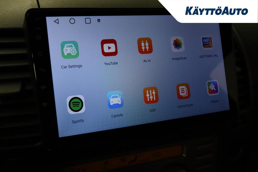 Nissan Navara vaihtoauto