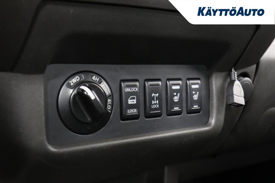 Nissan Navara vaihtoauto