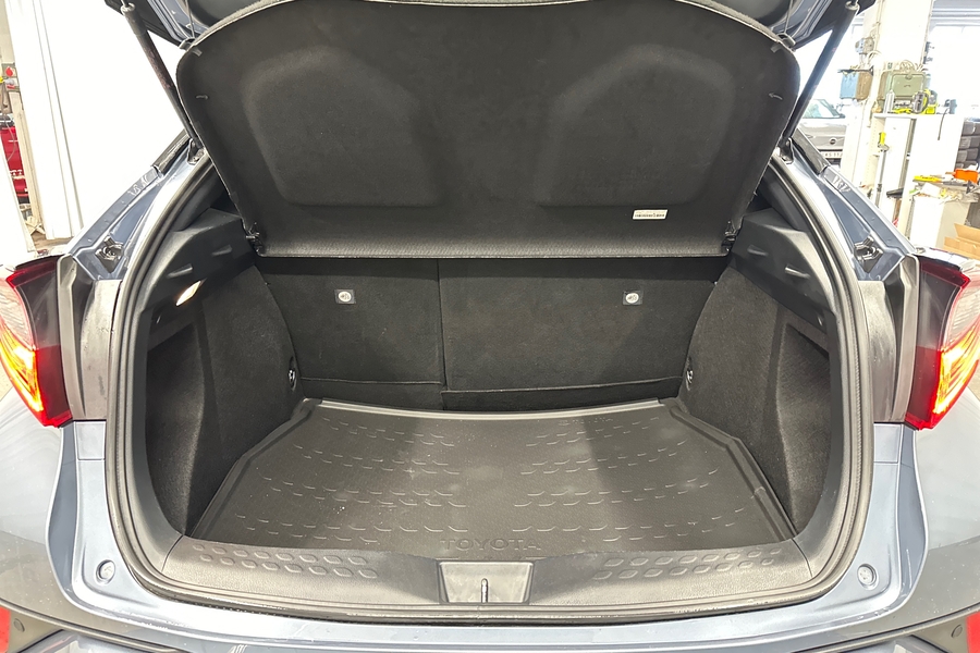 Toyota C-HR vaihtoauto