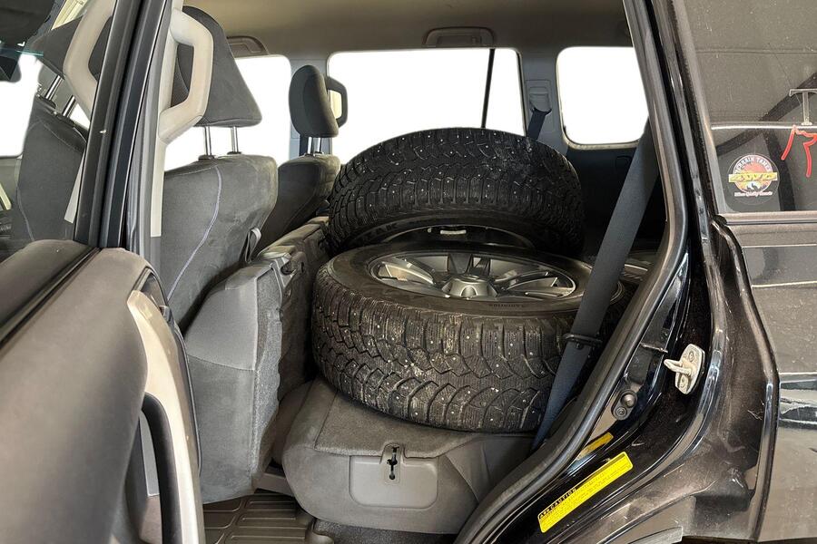 Toyota Land Cruiser vaihtoauto