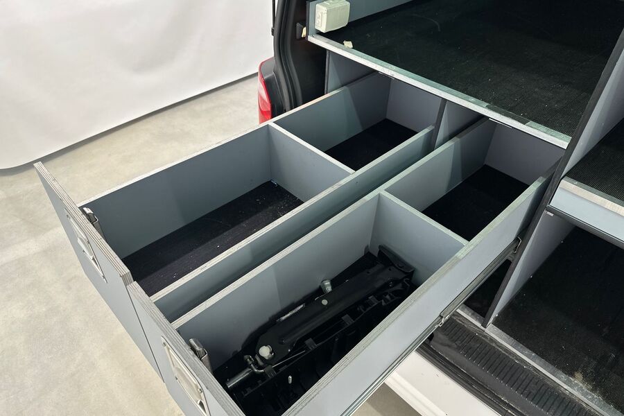 Volkswagen Caravelle vaihtoauto