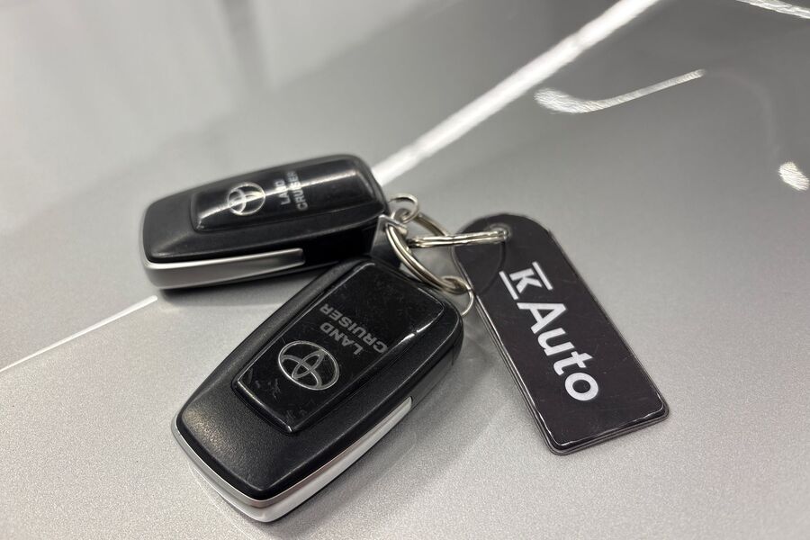 Toyota Land Cruiser vaihtoauto