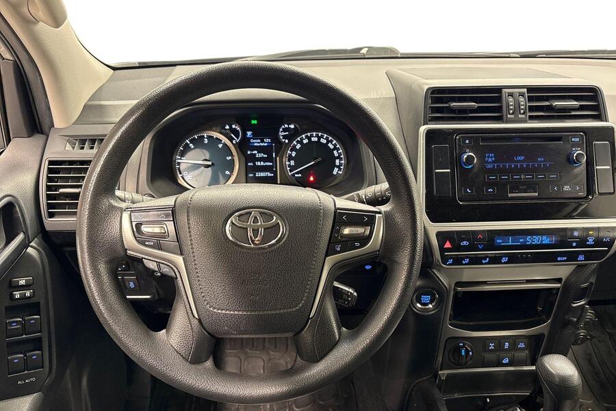 Toyota Land Cruiser vaihtoauto