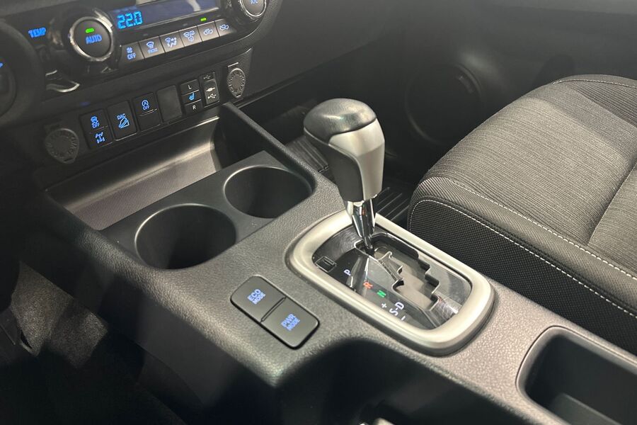 Toyota Hilux vaihtoauto