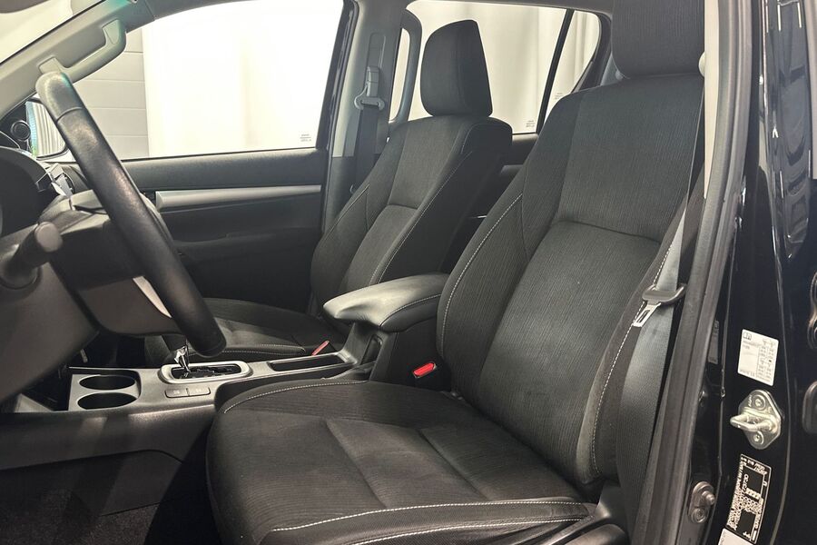 Toyota Hilux vaihtoauto