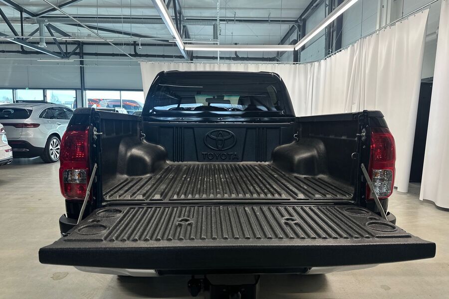 Toyota Hilux vaihtoauto