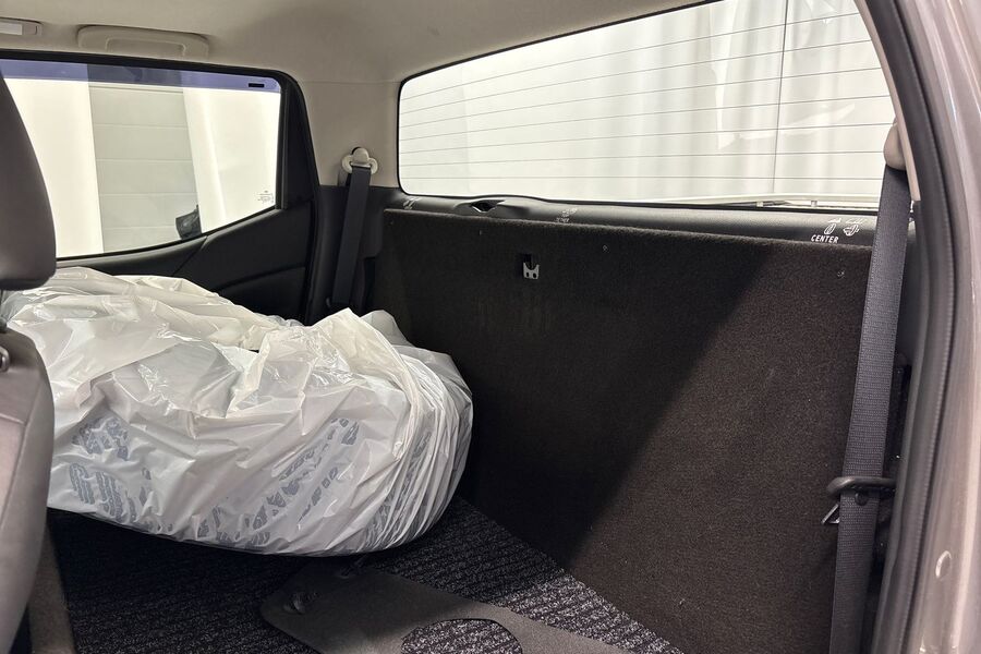 Nissan Navara vaihtoauto