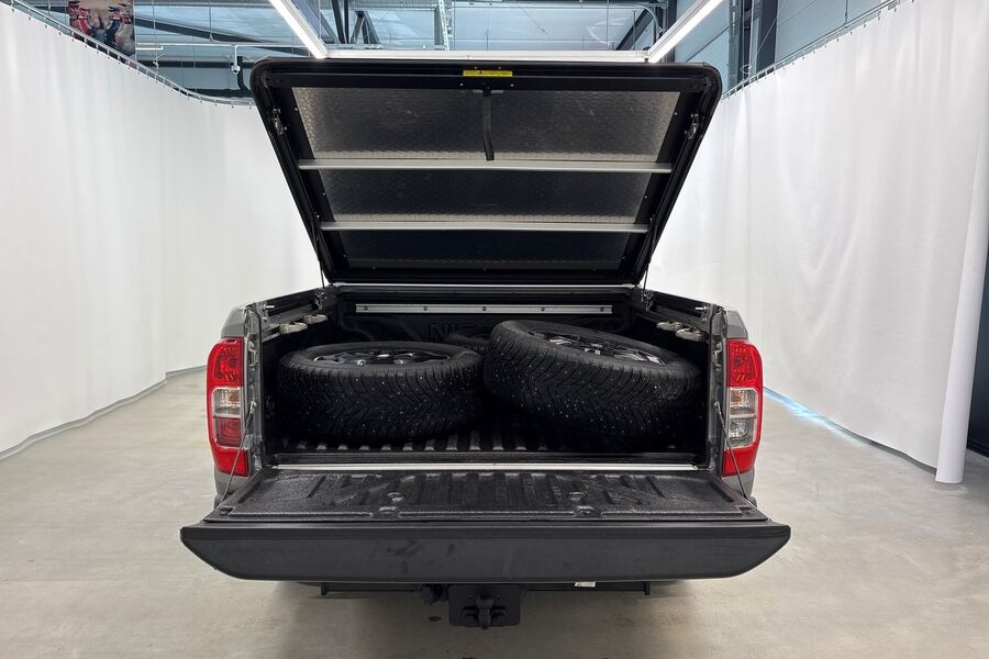 Nissan Navara vaihtoauto