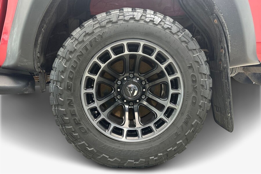 Toyota Hilux vaihtoauto