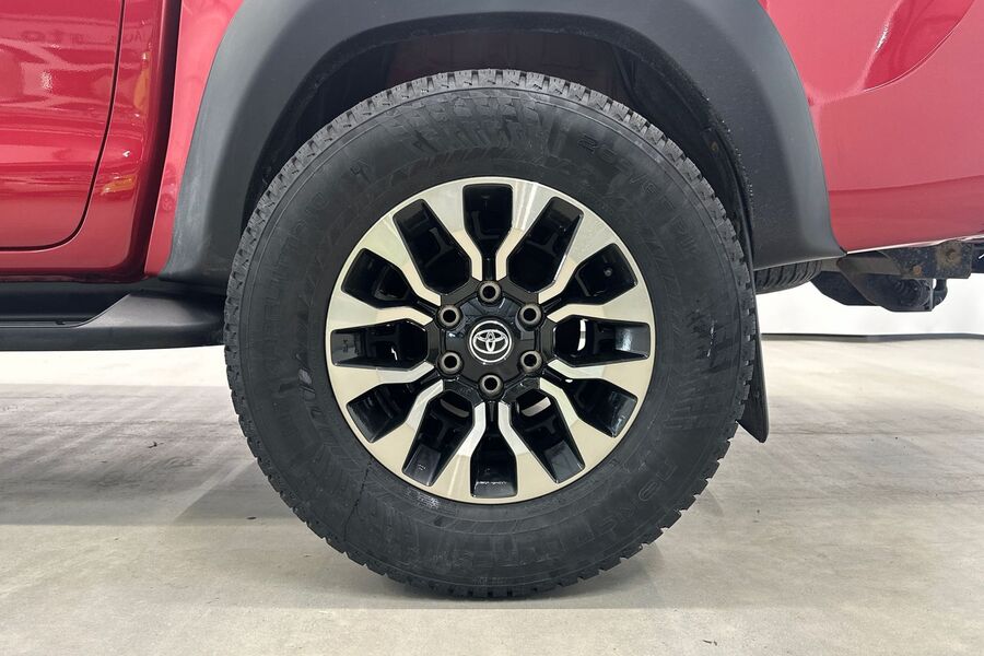 Toyota Hilux vaihtoauto