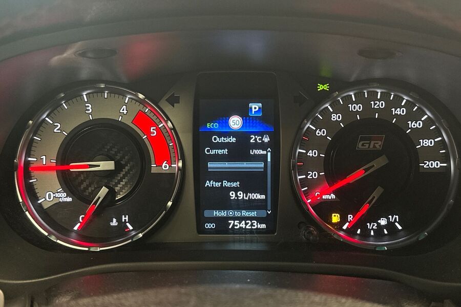 Toyota Hilux vaihtoauto