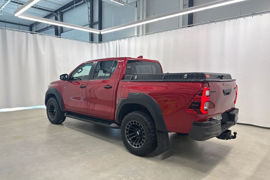 Toyota Hilux vaihtoauto