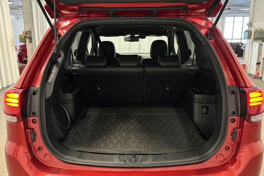 Mitsubishi Outlander PHEV vaihtoauto