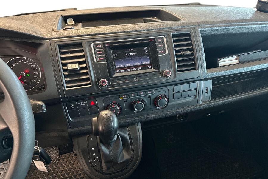 Volkswagen Caravelle vaihtoauto