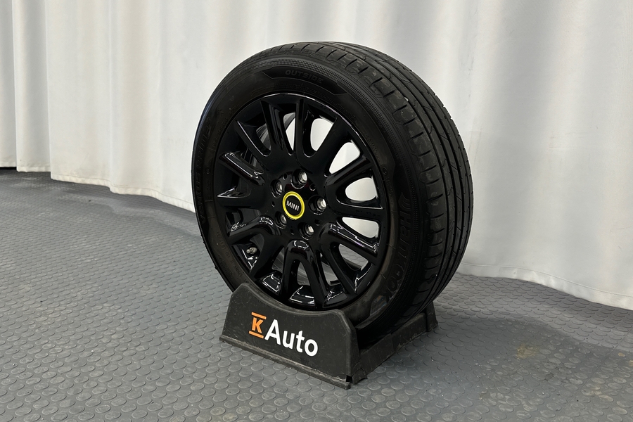 Mini Hatchback vaihtoauto