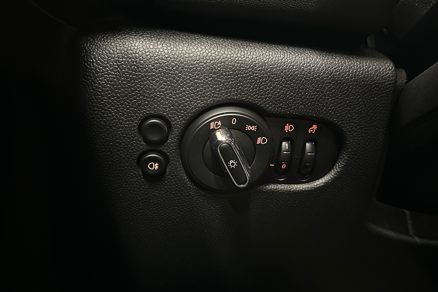 Mini Hatchback vaihtoauto