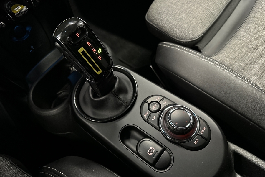 Mini Hatchback vaihtoauto