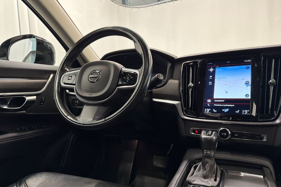 Volvo V90 Cross Country vaihtoauto