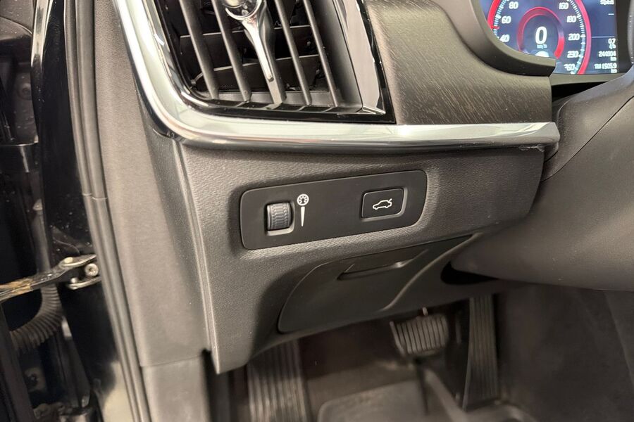 Volvo V90 Cross Country vaihtoauto