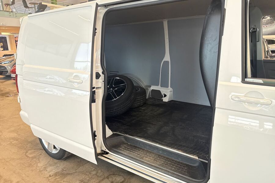 Volkswagen Transporter vaihtoauto