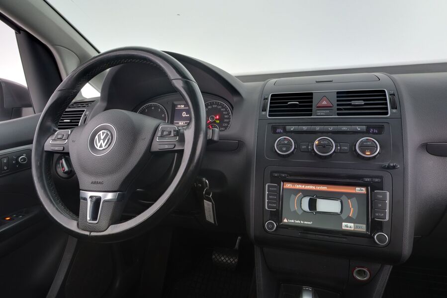 Volkswagen Touran vaihtoauto