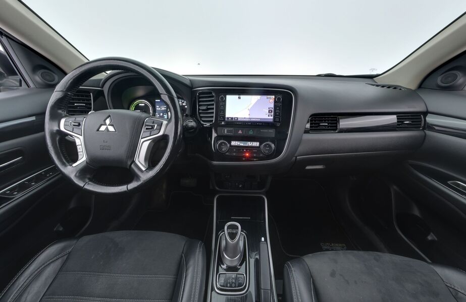 Mitsubishi Outlander PHEV vaihtoauto