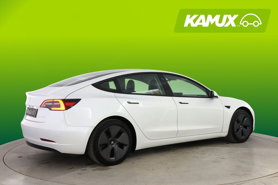 Tesla Model 3 vaihtoauto