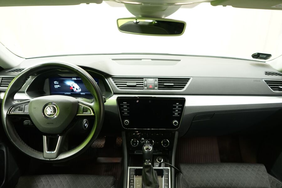 Skoda Superb vaihtoauto