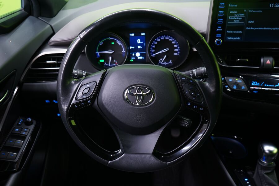 Toyota C-HR vaihtoauto